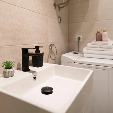 Charming Zora Apartmán